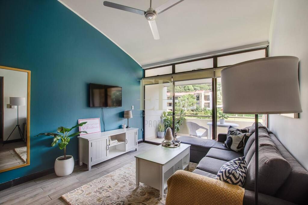 Cr Mariposa Rentals Lakeview Penthouse With Office Space, Pool, Gym, Tennis سانتا آنا المظهر الخارجي الصورة