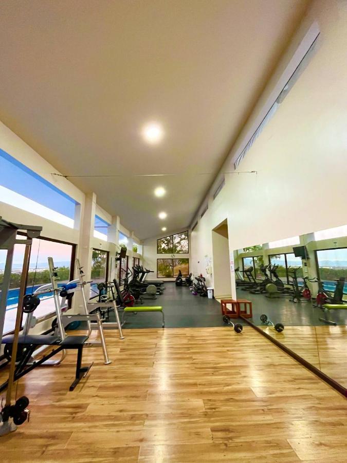 Cr Mariposa Rentals Lakeview Penthouse With Office Space, Pool, Gym, Tennis سانتا آنا المظهر الخارجي الصورة
