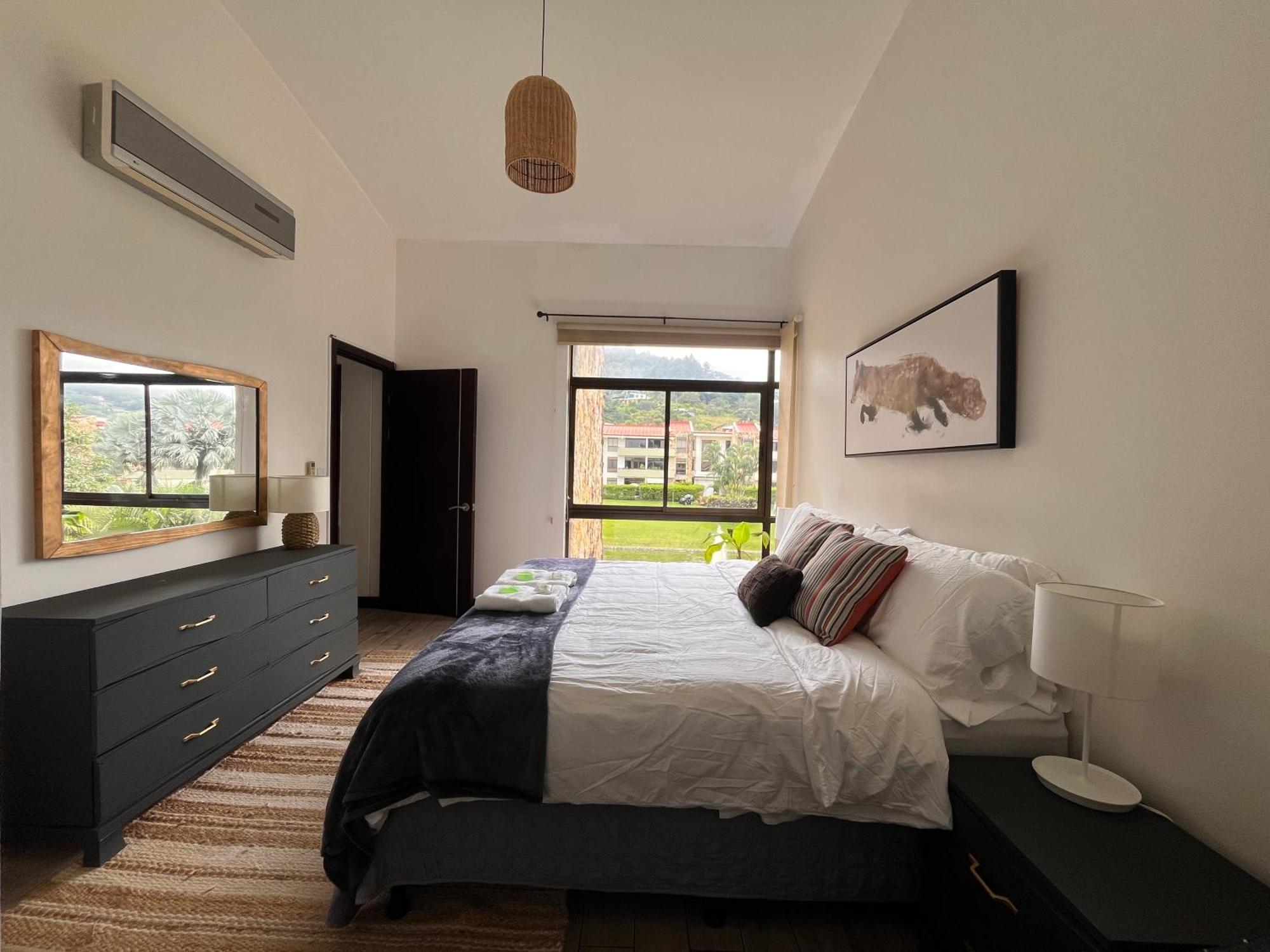 Cr Mariposa Rentals Lakeview Penthouse With Office Space, Pool, Gym, Tennis سانتا آنا المظهر الخارجي الصورة